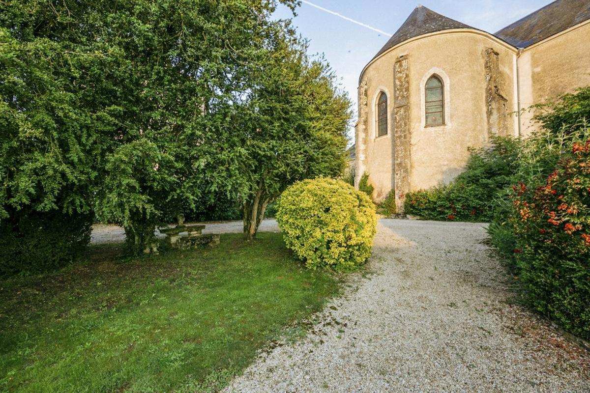 مبيت وإفطار Pressigny  14Th Century Priory In Pressigny المظهر الخارجي الصورة
